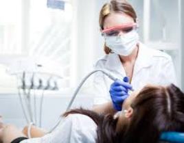 dentist assisting procedure